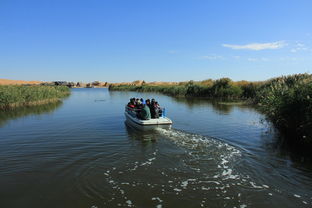 阿拉善盟腾格里达来月亮湖沙漠生态探险旅游区