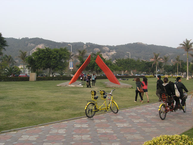 不知道是什么标志,好像是保龄球 不知道是什么标志,好像是保龄球