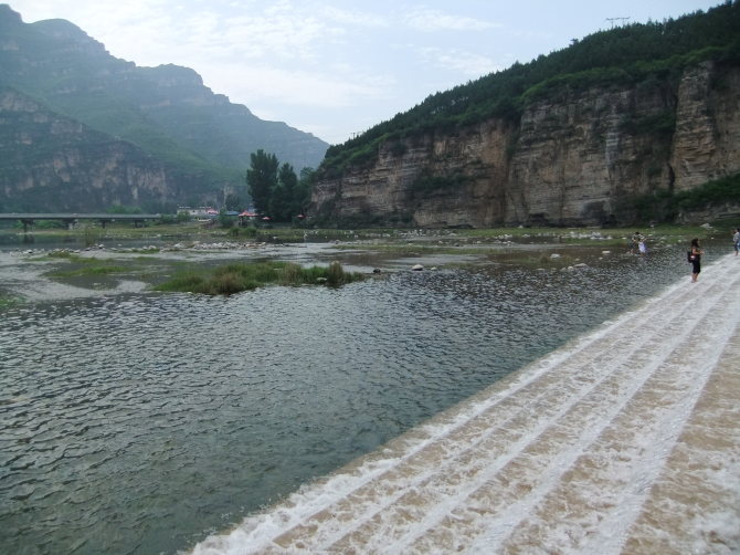 拦河小坝停留片刻 拦河小坝停留片刻