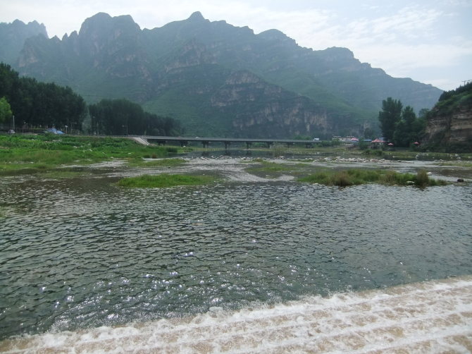 拦河小坝停留片刻 拦河小坝停留片刻