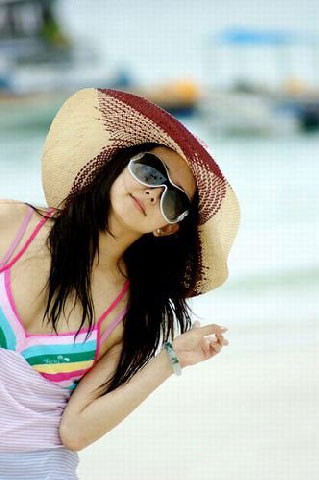 戴隔热草帽 戴隔热草帽