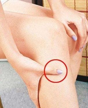 冬季养生有奇招 电吹风吹穴位暖全身 冬季养生有奇招 电吹风吹穴位暖全身